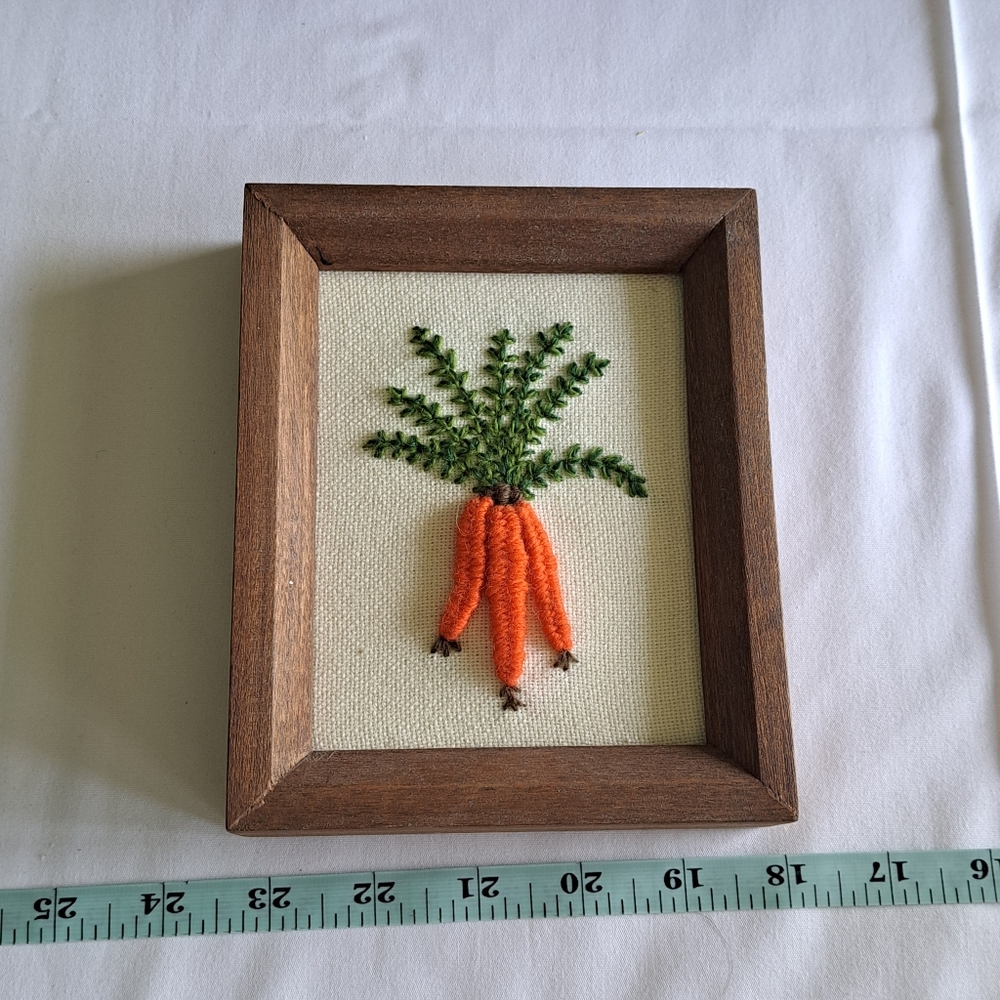 Vintage Needlework Bunch of Carrots